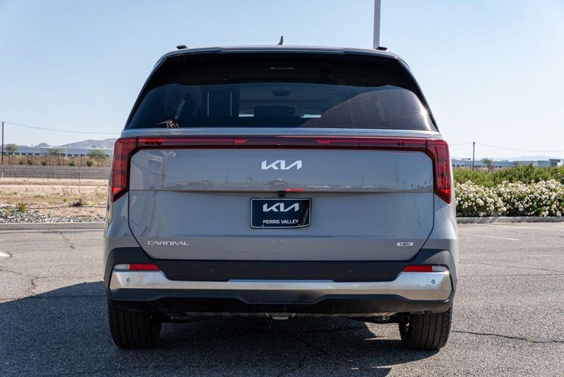New 2026 Kia Carnival Hybrid EXImage 6