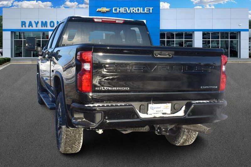 New 2026 Chevrolet Silverado 2500HD CustomImage 5