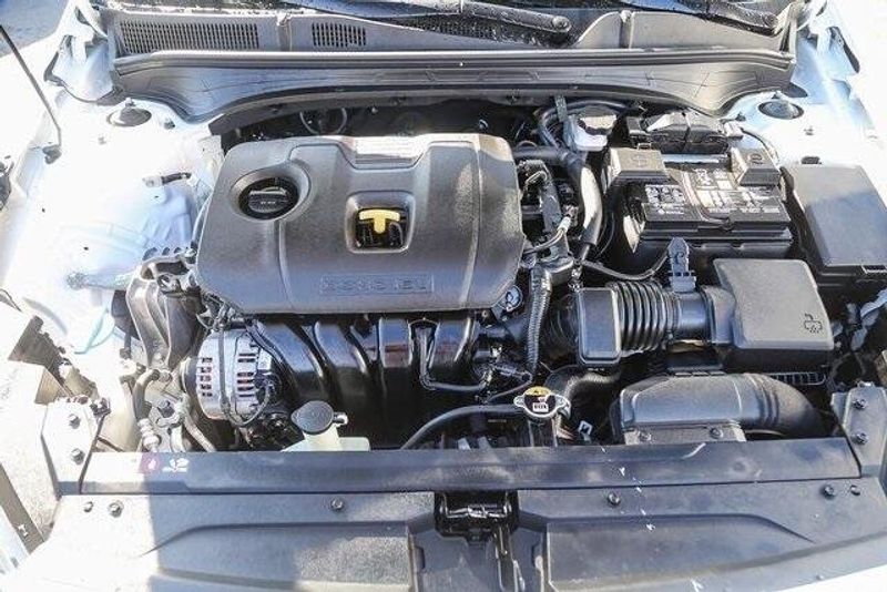 2024 Kia Forte LXSImage 28