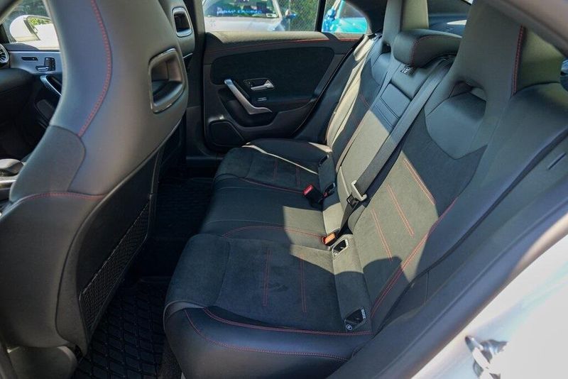 2022 Mercedes Benz CLA 250 photo 24