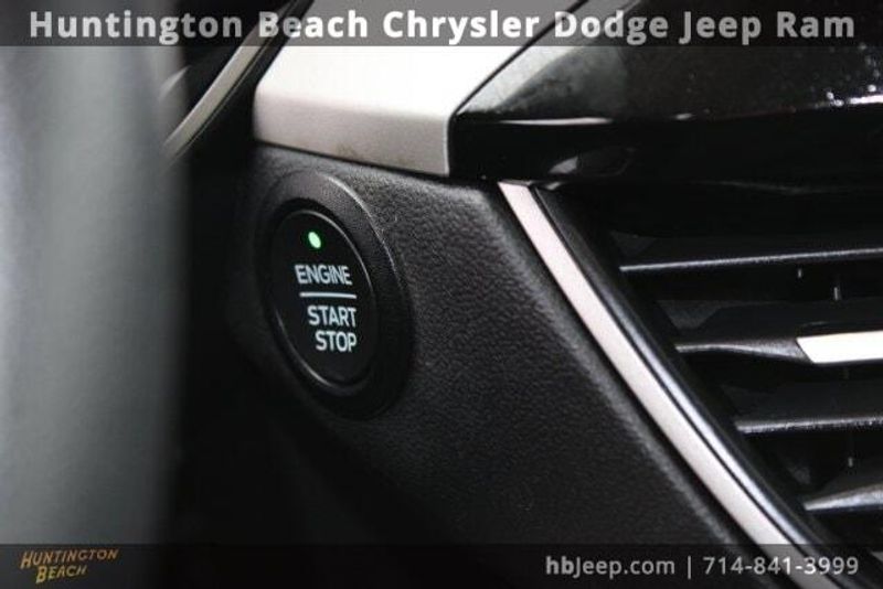 2022 Ford Escape SE HybridImage 24