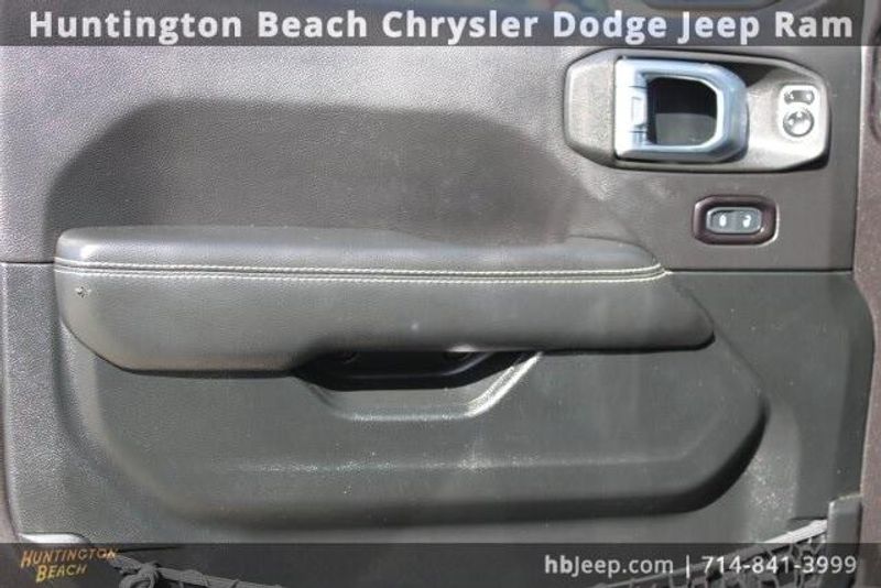 2020 Jeep Gladiator OverlandImage 15
