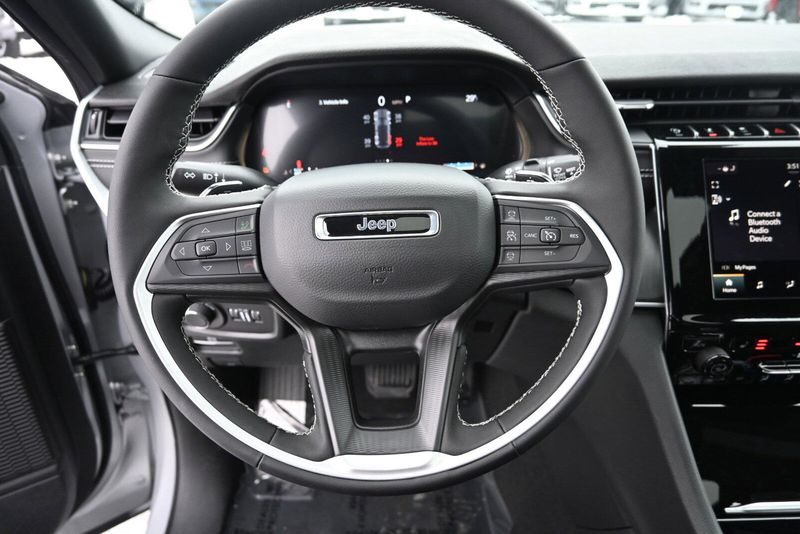 2025 Jeep Grand Cherokee Altitude XImage 23