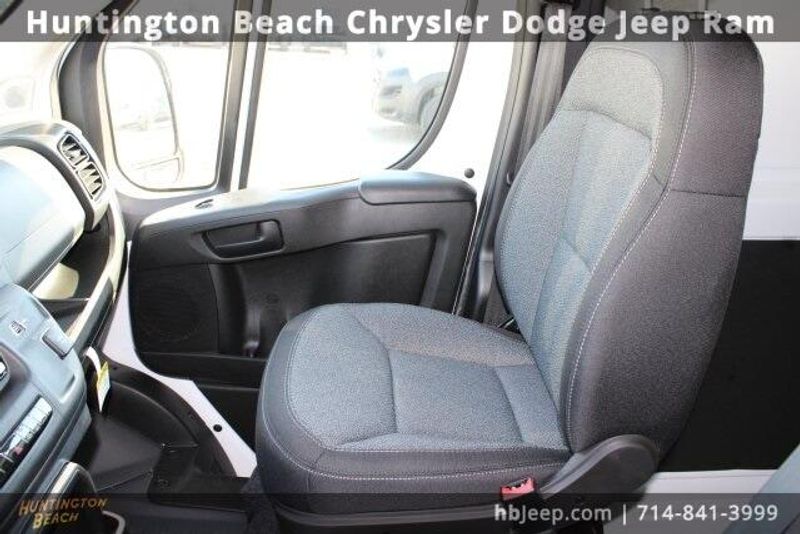 2023 RAM ProMaster 2500 High RoofImage 36