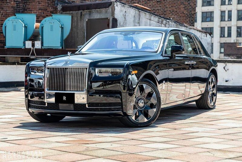 2024 Rolls-Royce Phantom Image 1