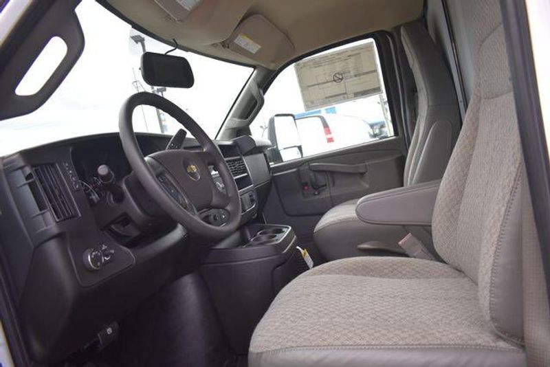 New 2025 Chevrolet Express 3500 Work VanImage 22