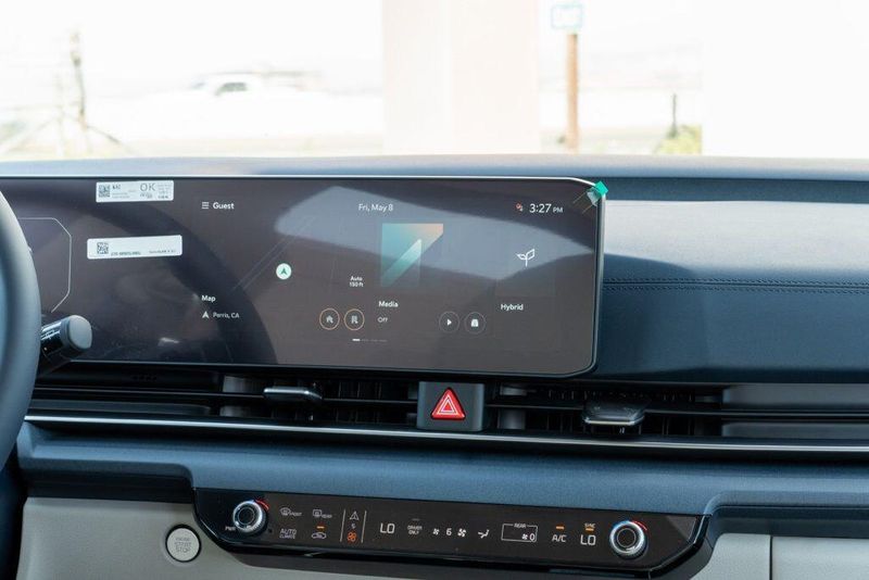 New 2026 Kia Carnival Hybrid EXImage 22
