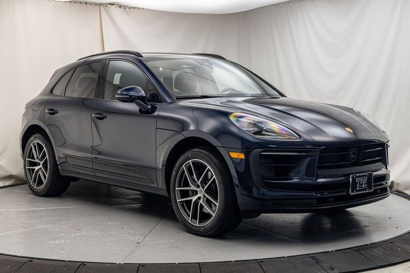 2022 Porsche Macan SImage 7