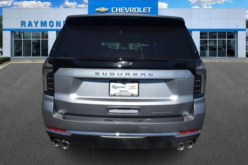 New 2026 Chevrolet Suburban PremierImage 5
