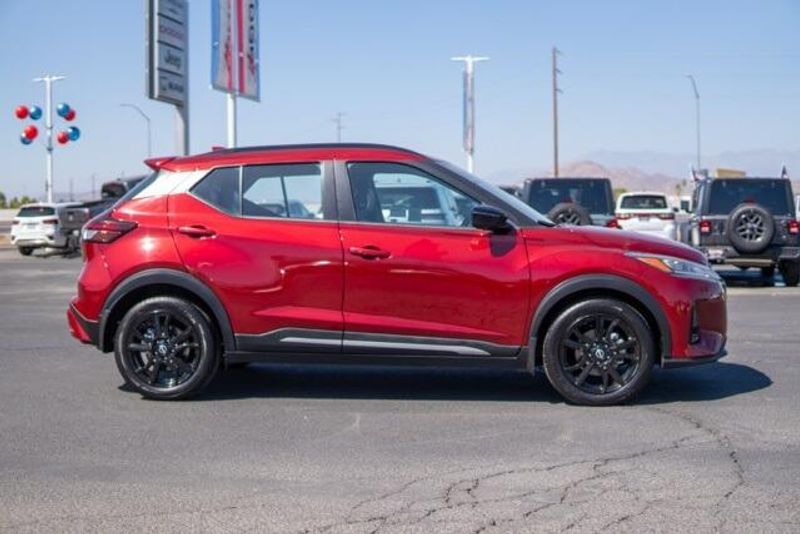 Used 2022 Nissan Kicks SRImage 8