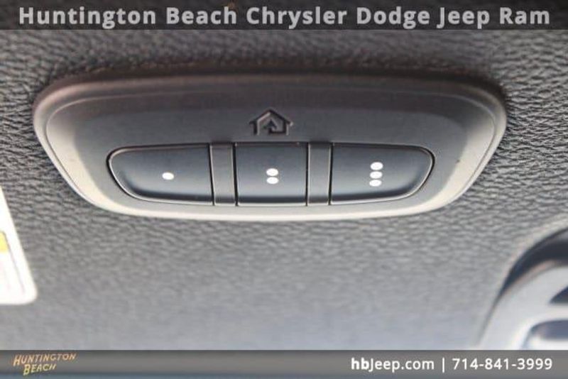 2020 Jeep Wrangler Unlimited SaharaImage 30