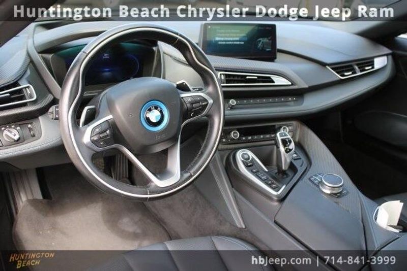 2019 BMW i8 BaseImage 15