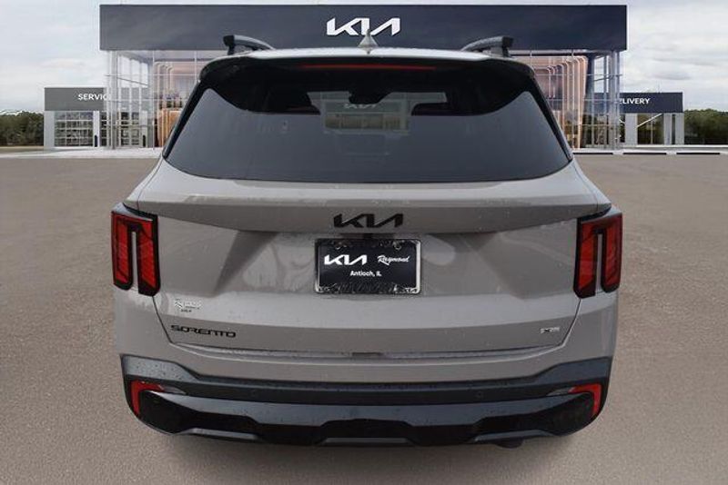 New 2026 Kia Sorento X-Line SXImage 5