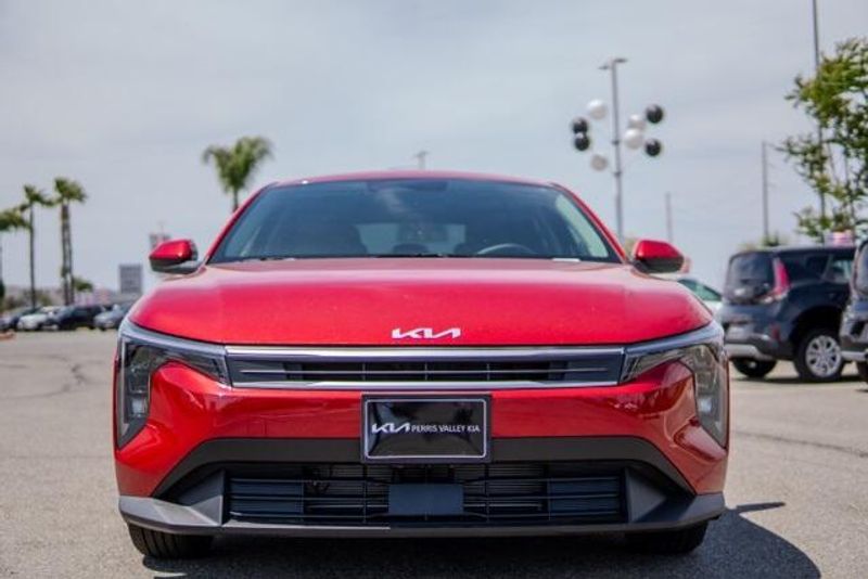 2025 Kia K4 LXSImage 2