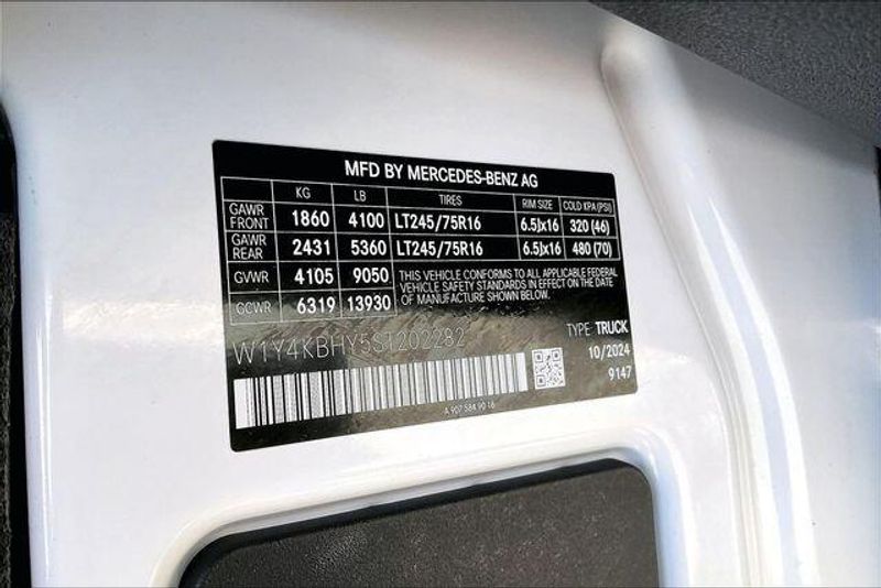 Used 2025 Mercedes-Benz Sprinter 2500 Crew 144 WBImage 30