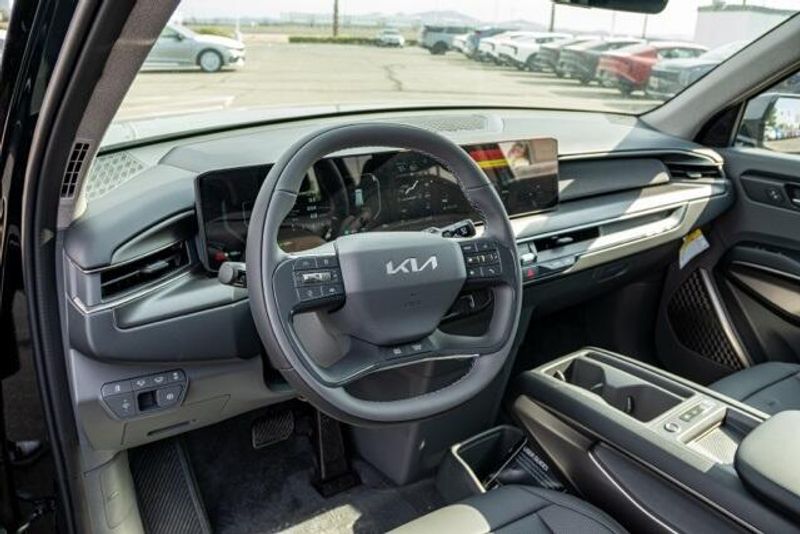 New 2026 Kia EV9 WindImage 9