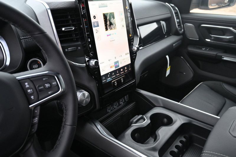 2025 RAM 1500 LaramieImage 29