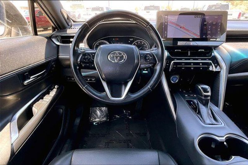Used 2021 Toyota Venza LimitedImage 4