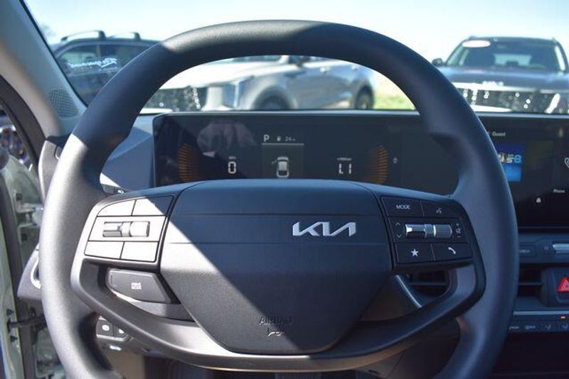 New 2026 Kia K4 LXSImage 24