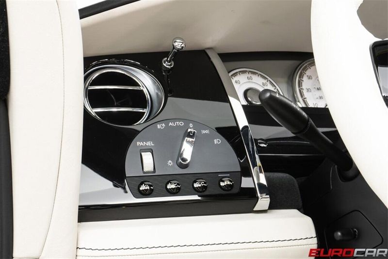 Used 2018 Rolls-Royce Dawn *BESPOKE INTERIOR * IMMACULATE CONDITION*Image 25