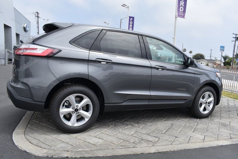 2024 Ford Edge SEImage 2