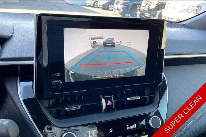 Used 2025 Toyota Corolla Hatchback SEImage 21