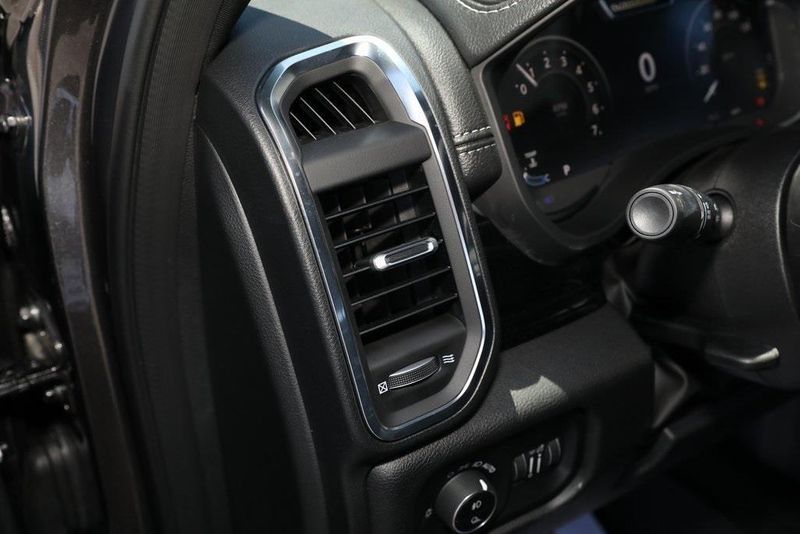 2025 RAM 1500 Laramie Crew Cab 4x4 5