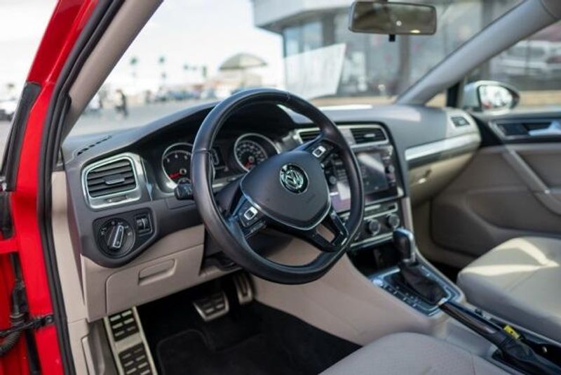 Used 2018 Volkswagen Golf Alltrack TSI SEImage 10