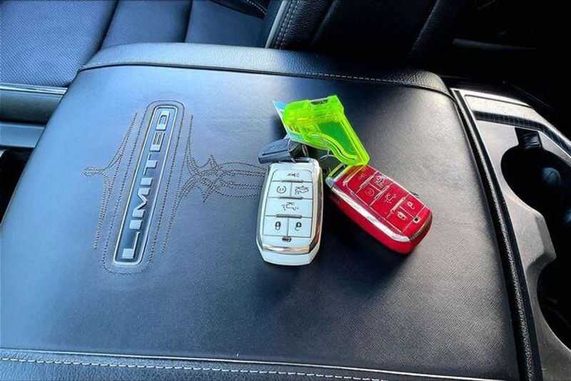 Used 2024 RAM 1500 LimitedImage 11