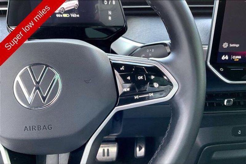 Used 2025 Volkswagen ID. Buzz Pro S PlusImage 19