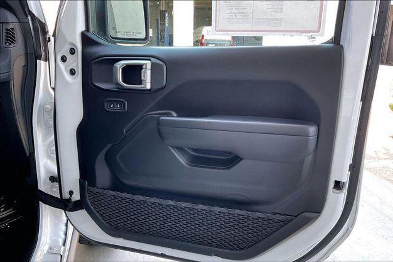 Used 2024 Jeep Gladiator RubiconImage 23