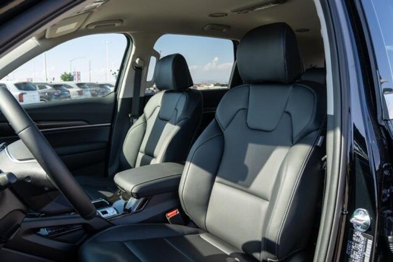 New 2025 Kia Telluride LXImage 13