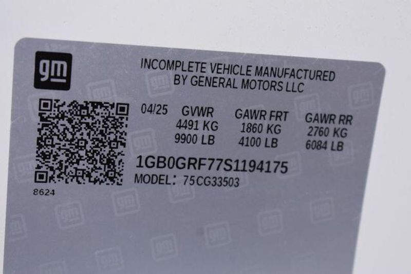 New 2025 Chevrolet Express 3500 Work VanImage 33