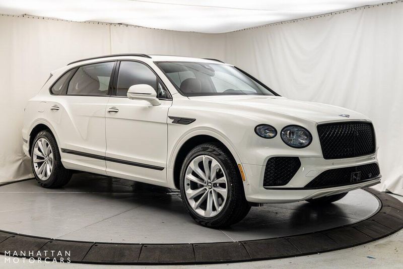 2024 Bentley Bentayga EWB V8Image 7