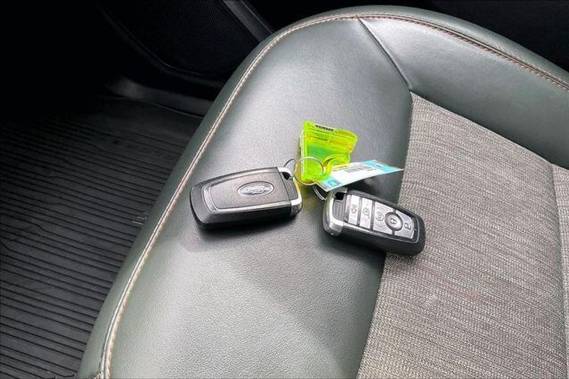 Used 2022 Ford Explorer TimberlineImage 11