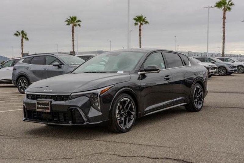 New 2025 Kia K4 GT-LineImage 3