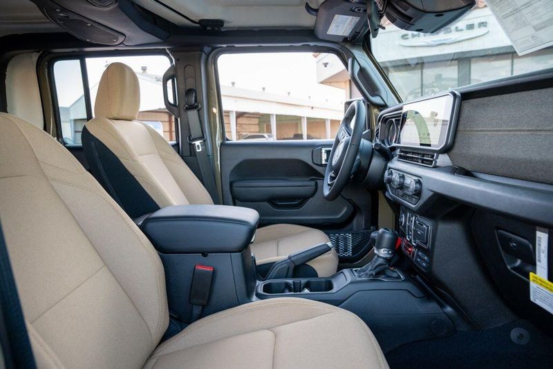 New 2026 Jeep Gladiator Image 20