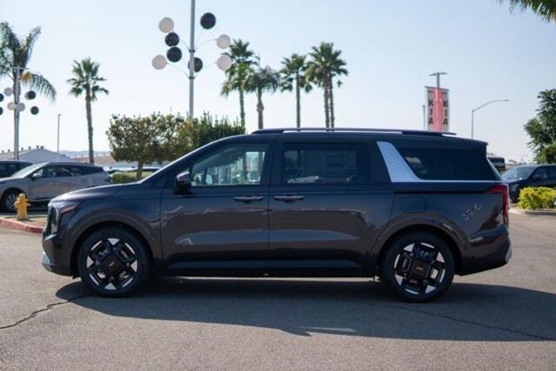 New 2026 Kia Carnival EXImage 4