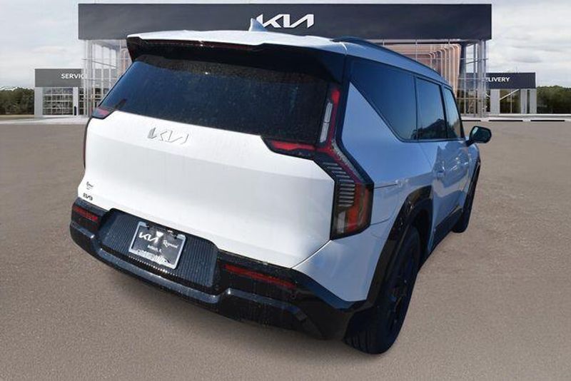 New 2026 Kia EV9 LandImage 4