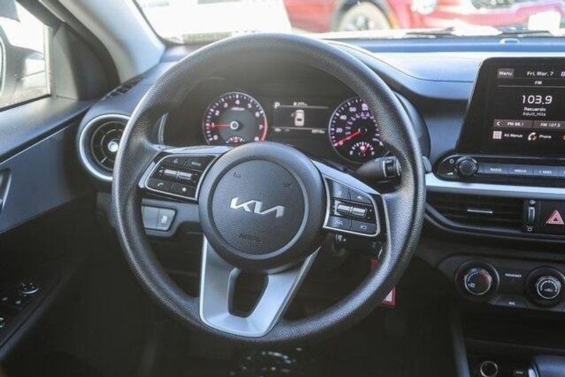 2024 Kia Forte LXSImage 17