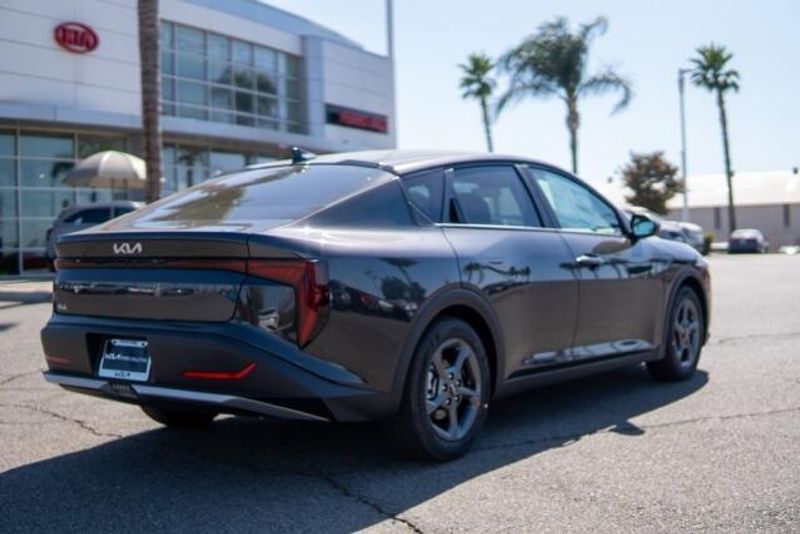 New 2025 Kia K4 LXSImage 7