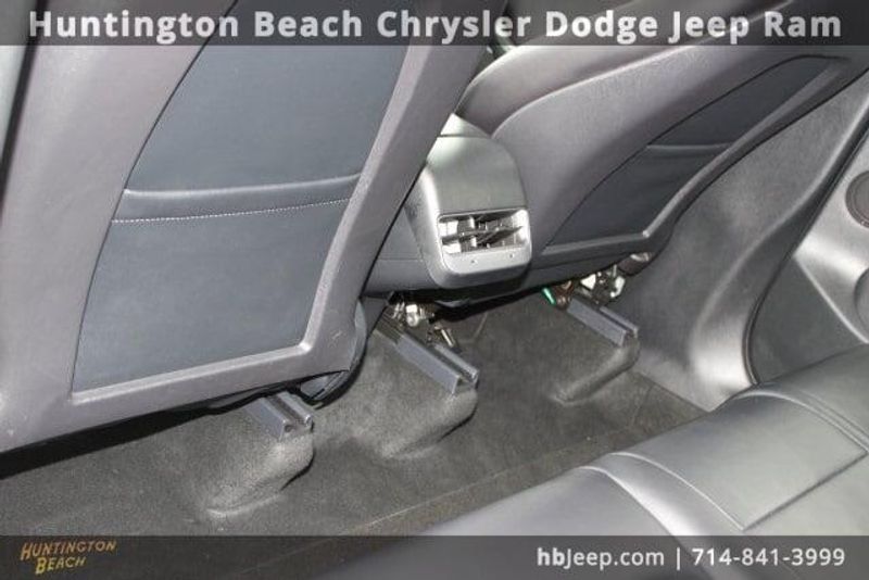 2022 Tesla Model Y Long RangeImage 30