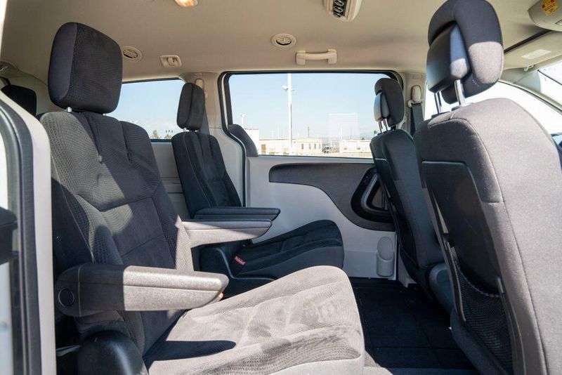 Used 2018 Dodge Grand Caravan SEImage 17