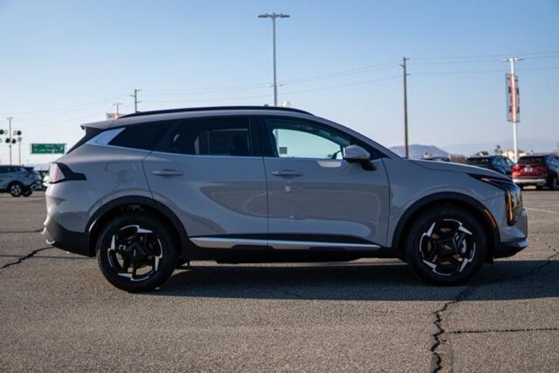 2026 Kia Sportage EXImage 8