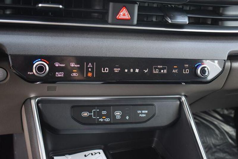 New 2026 Kia Carnival Hybrid EXImage 34