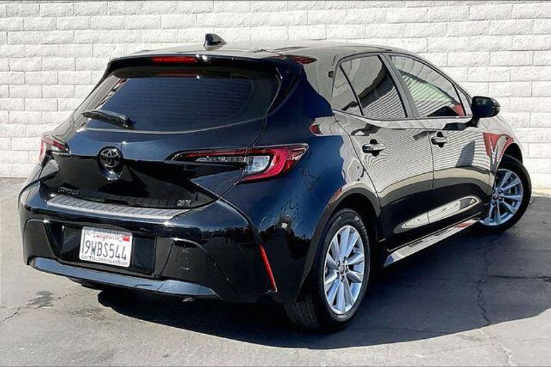 Used 2025 Toyota Corolla Hatchback SEImage 13