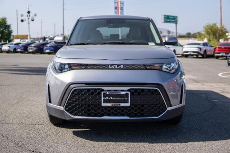 New 2025 Kia Soul LXImage 2