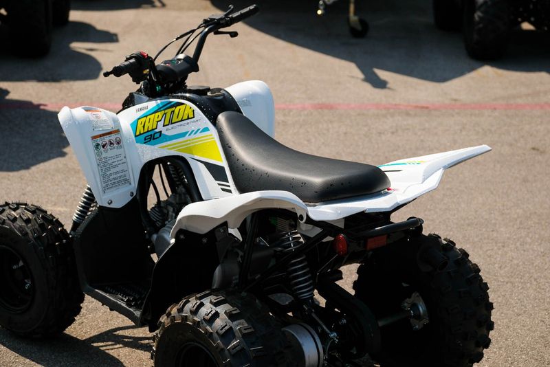 2023 YAMAHA Raptor 90 in a WHITE exterior color. Family PowerSports (877) 886-1997 familypowersports.com 