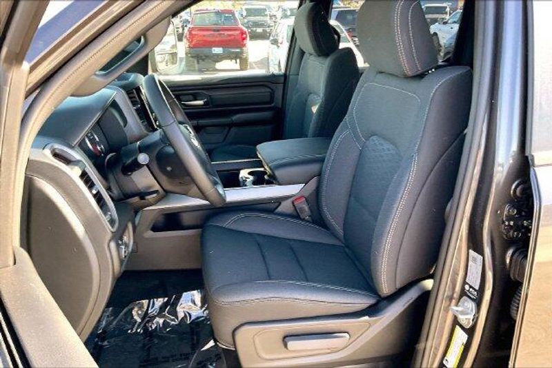 New 2027 RAM 1500 Express Crew Cab 4x4 5
