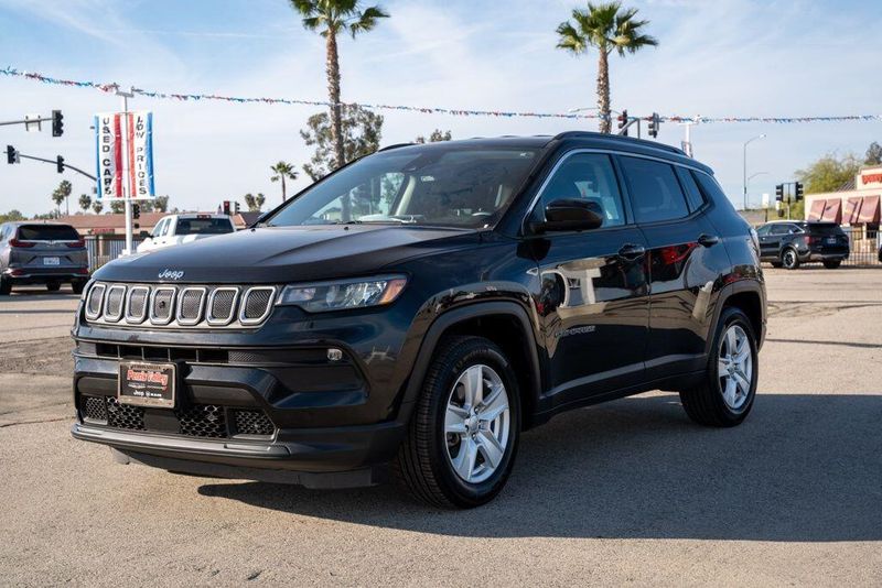 Used 2022 Jeep Compass LatitudeImage 3